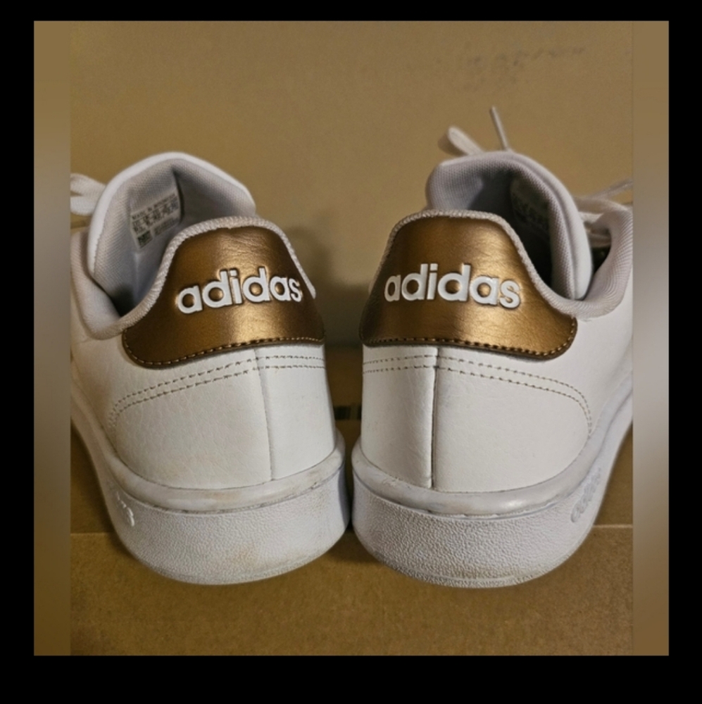 Adidas advantage women’s sneaker